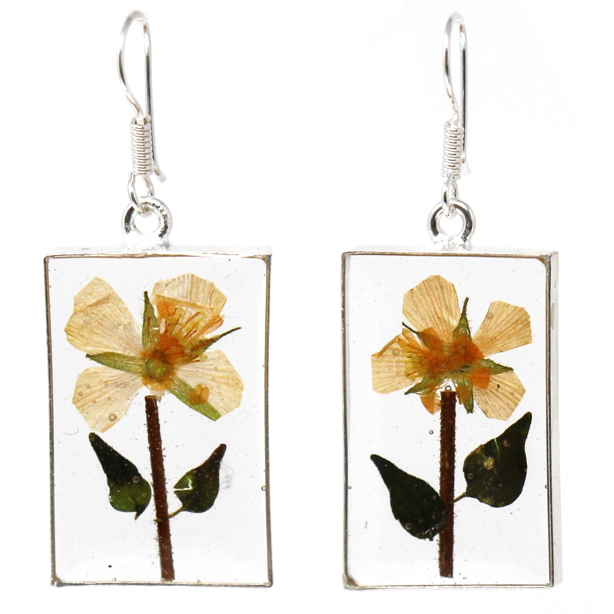 Boucles d’oreilles pendantes rectangulaires à fleurs jaunes pressées