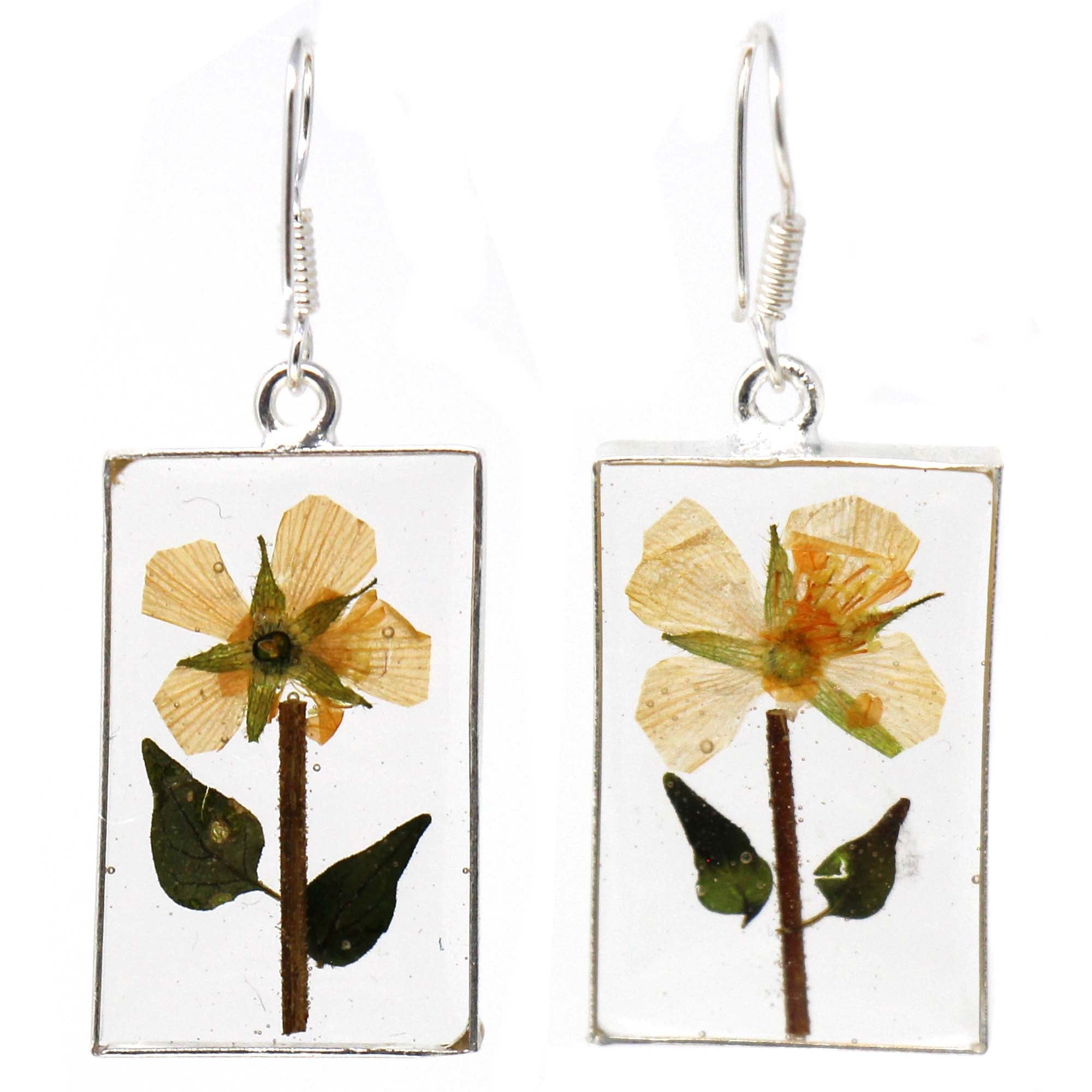 Boucles d’oreilles pendantes rectangulaires à fleurs jaunes pressées